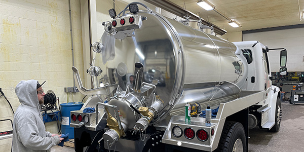 2026 Freightliner M2 w/1850 USG Tank - CDN Budget Special vacuum truck